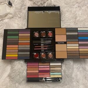 NYX Ultimate Eyeshadow Palette with Vibrant Shades